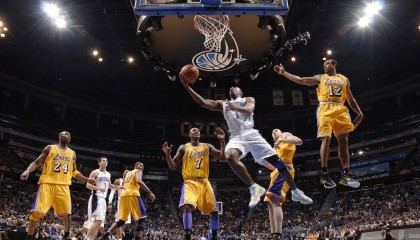 开云体育-热刺中场厚度增加提高控球稳定性，热刺防守